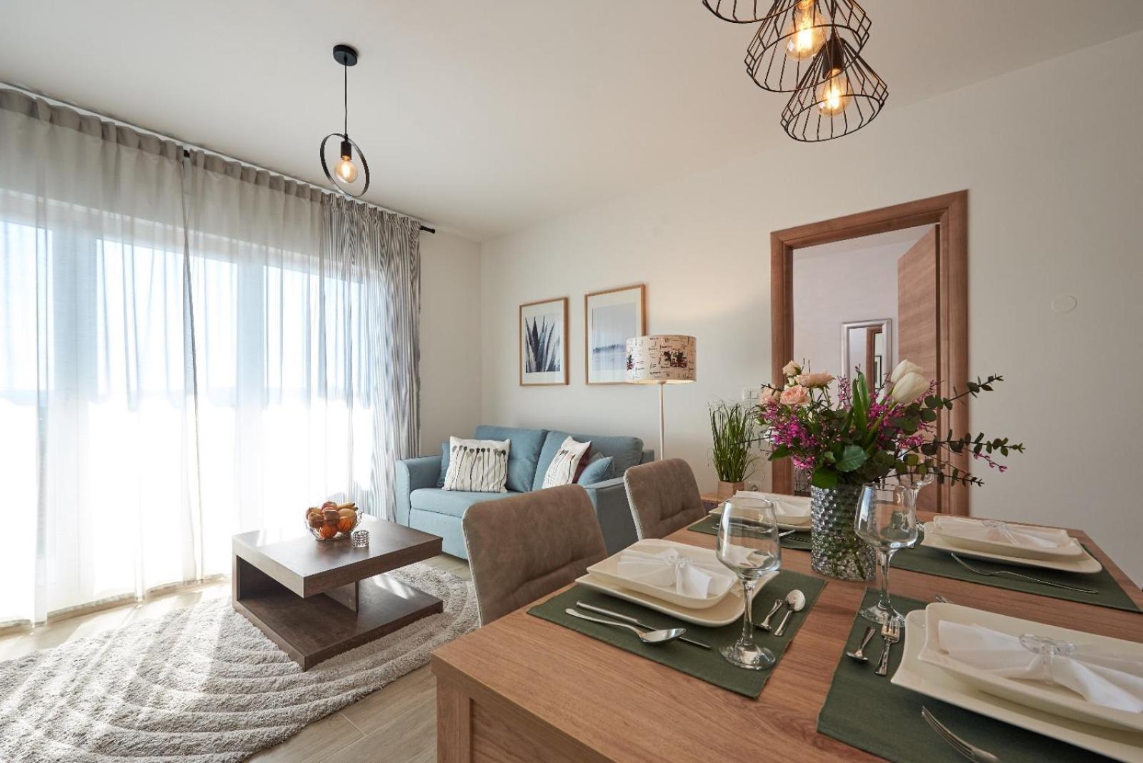 Luxury Apartment Charm With Pool โตรกีร์ ภายนอก รูปภาพ