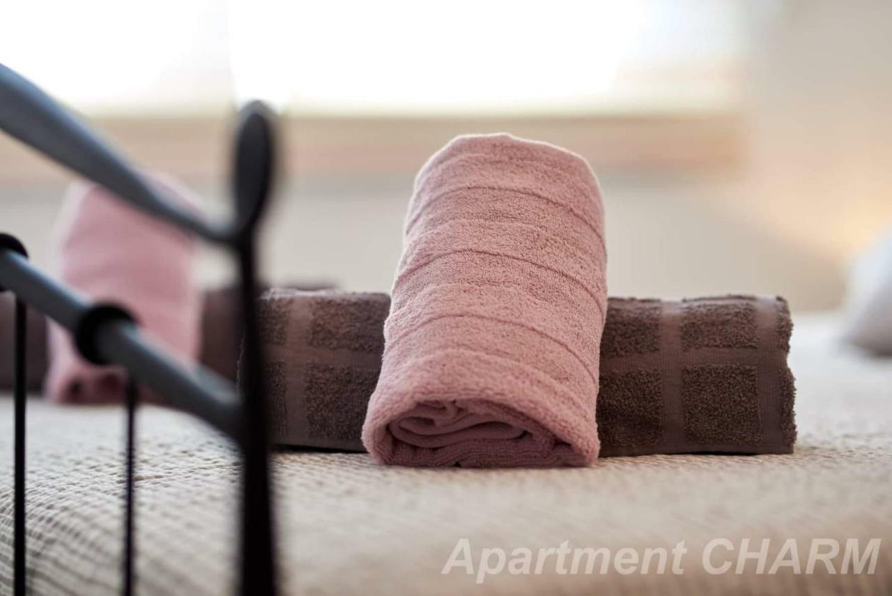 Luxury Apartment Charm With Pool โตรกีร์ ภายนอก รูปภาพ